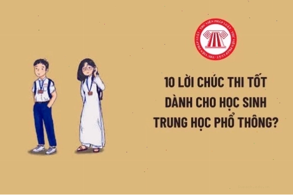 Học sinh tặng hoa tri ân thầy cô giáo nhân ngày nhà giáo