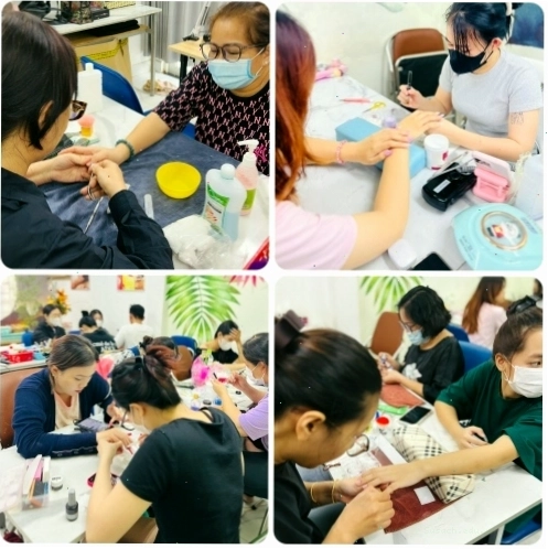 Khóa học nail chuyên nghiệp cho thợ salon với đầy đủ trang thiết bị