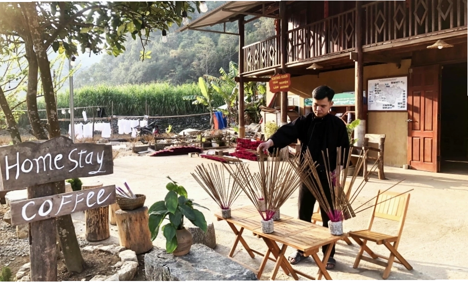 Không gian nhà sàn và quy trình làm hương của người Nùng An tại Cao Bằng
