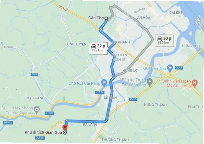 Khu Di Tích Lịch Sử Giàn Gừa nhìn từ xa với những cây cổ thụ bao quanh