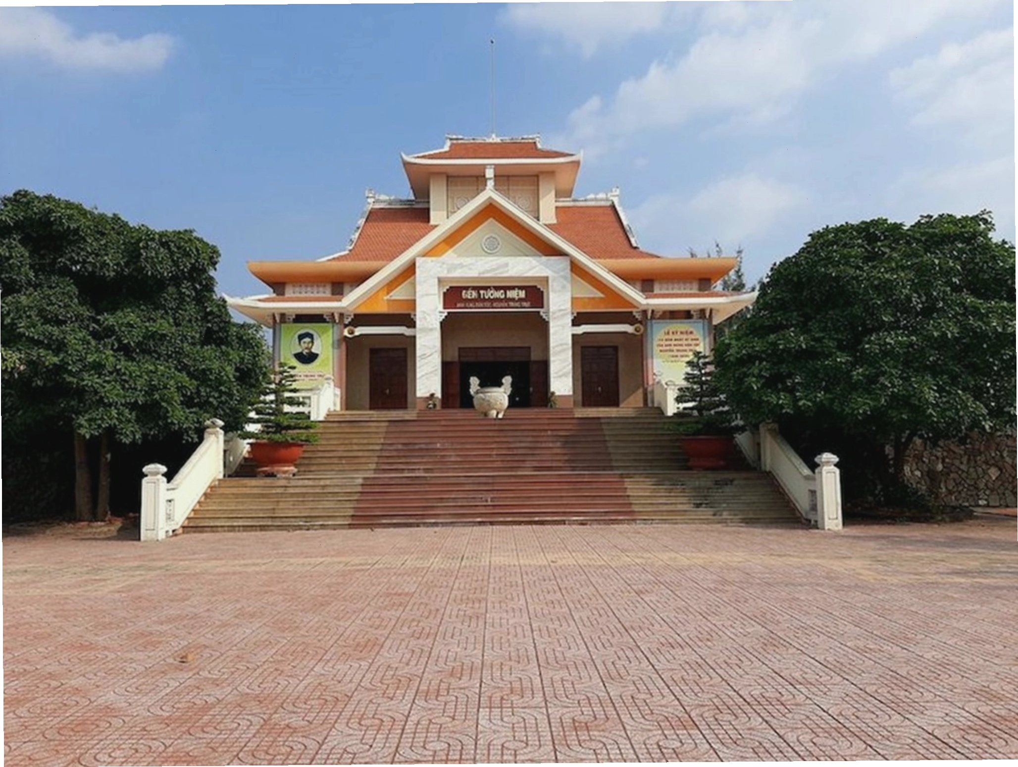 Khu di tích lịch sử Vàm Nhựt Tảo - Đền thờ anh hùng Nguyễn Trung Trực
