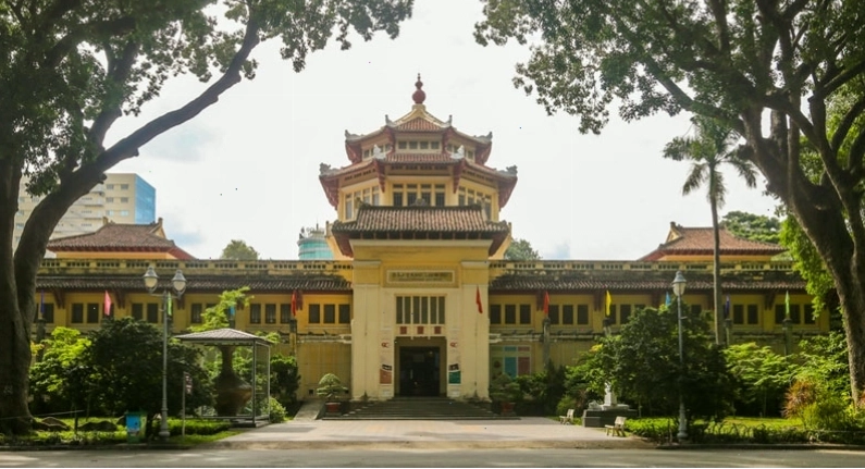 Kiến trúc cổ kính của Bảo tàng Lịch sử Thành phố Hồ Chí Minh