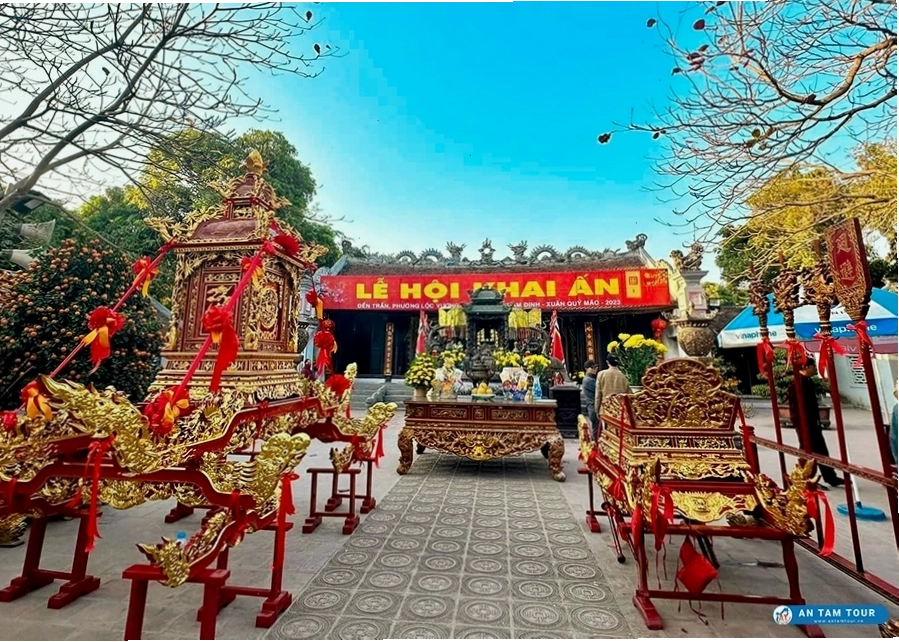 Kiến trúc cổ kính của Đền Trần Nam Định