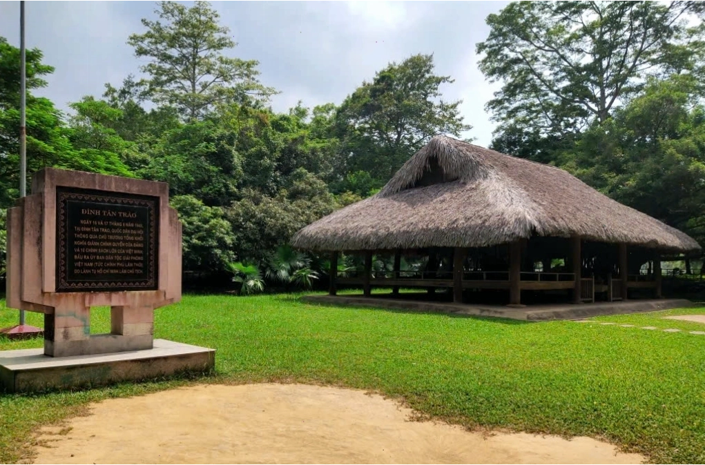 Kiến trúc cổ kính của Đình Tân Trào