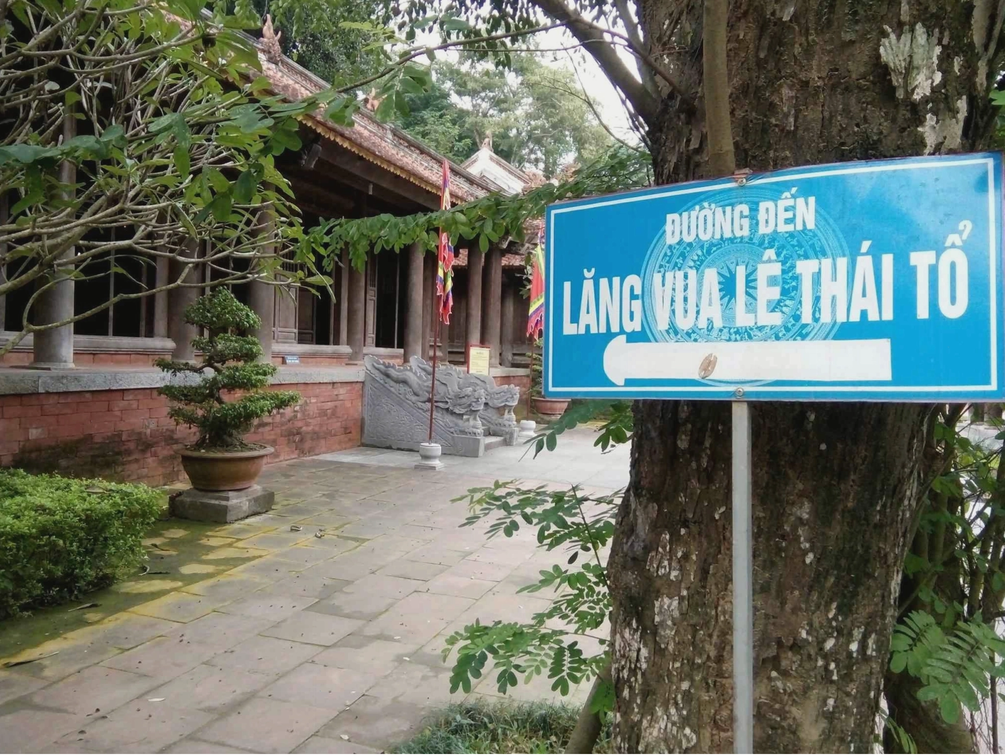 Lăng vua Lê Thái Tổ uy nghiêm trong Khu di tích Lam Kinh