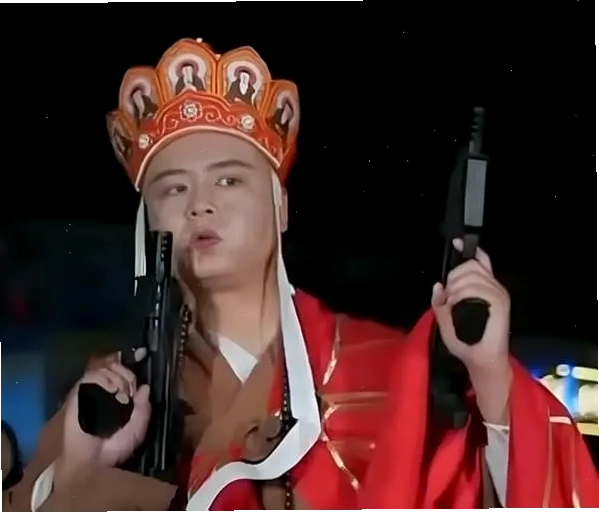 Meme Đường Tăng cầm súng biểu cảm hài hước