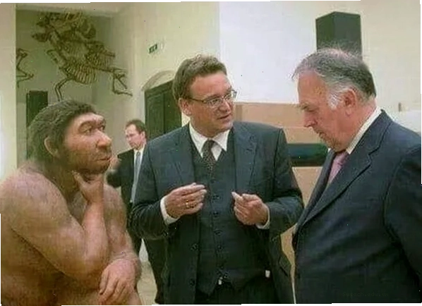 Meme người tối cổ ảnh gốc thể hiện sự ngơ ngác, không bắt kịp xu hướng