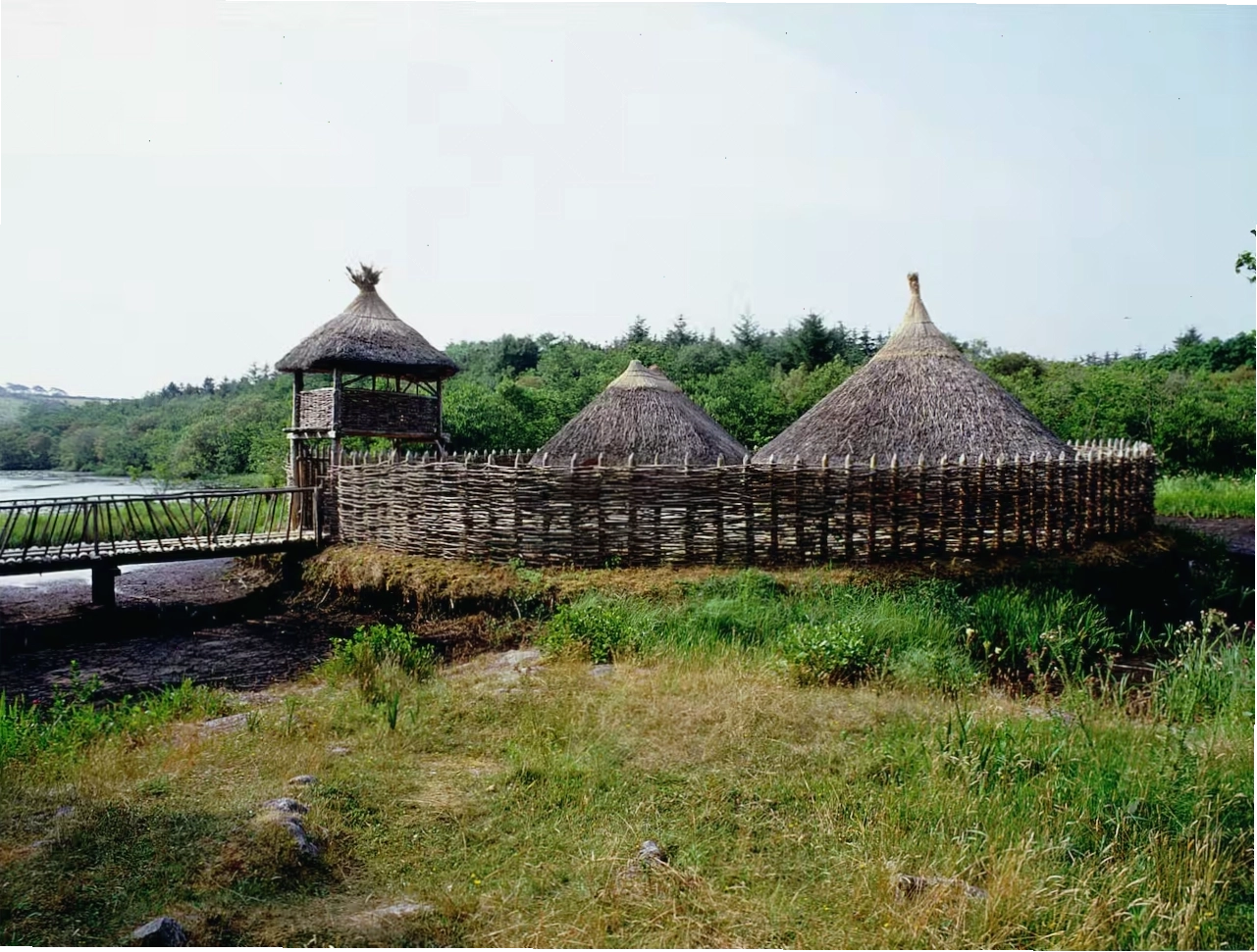 Mô hình Crannog, nhà ở trên hồ thời đồ đồng