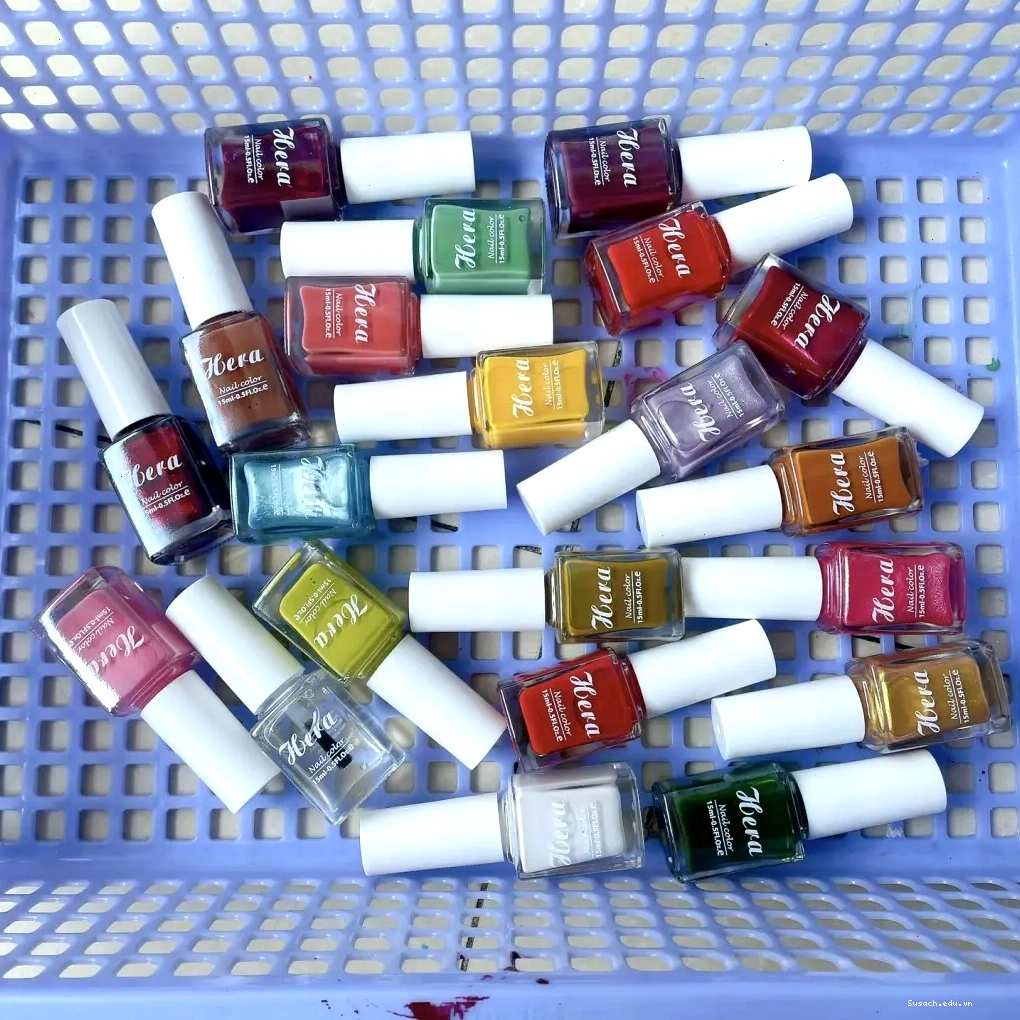 Nhiều lựa chọn sơn móng tay giá tốt tại Lilian Beauty