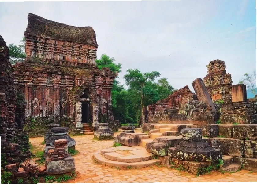 Những họa tiết điêu khắc tinh xảo trên tường đền tháp tại Thánh địa Mỹ Sơn