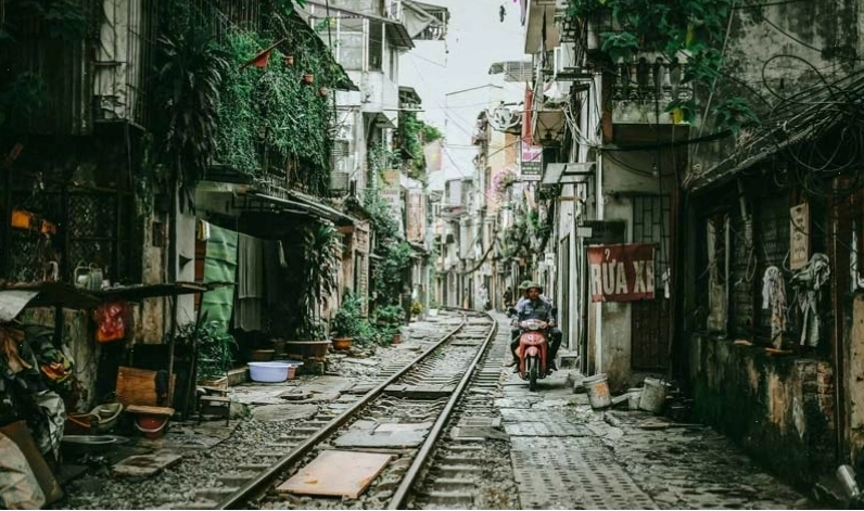 Phố cổ Hà Nội với những con ngõ nhỏ và kiến trúc cổ kính