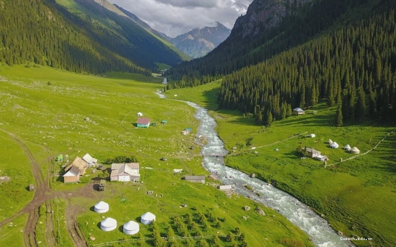 Phong cảnh hoang sơ ở Kyrgyzstan