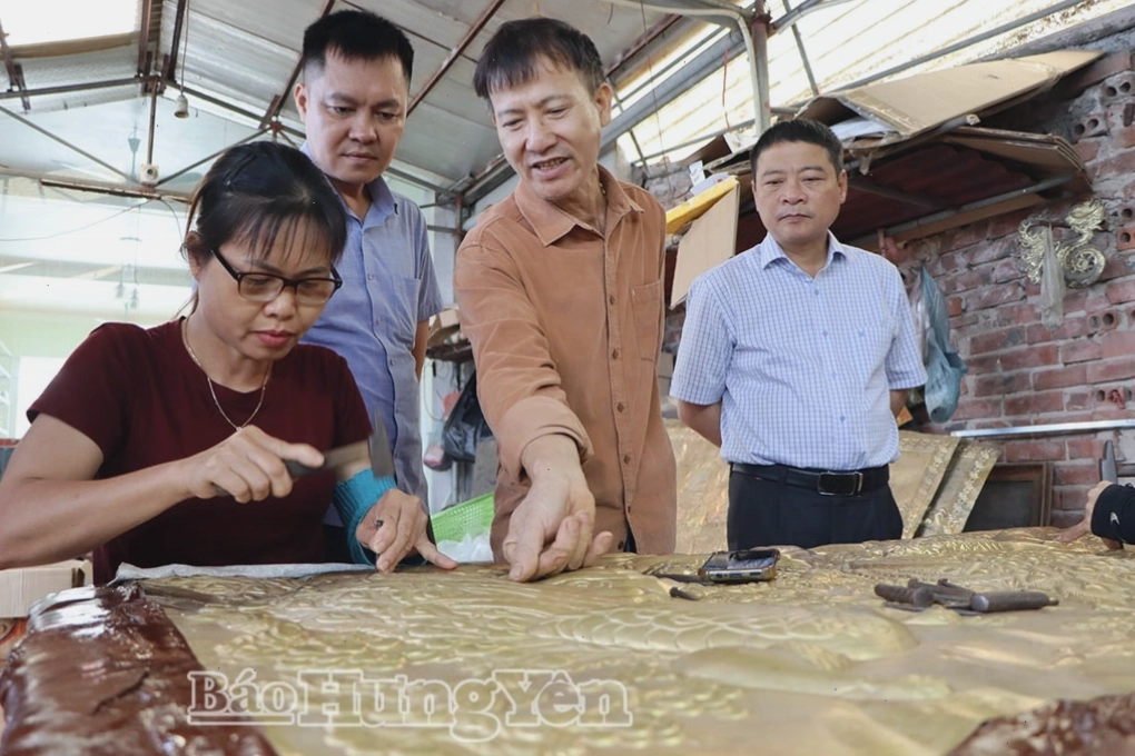 Sản phẩm thủ công truyền thống gần khu di tích