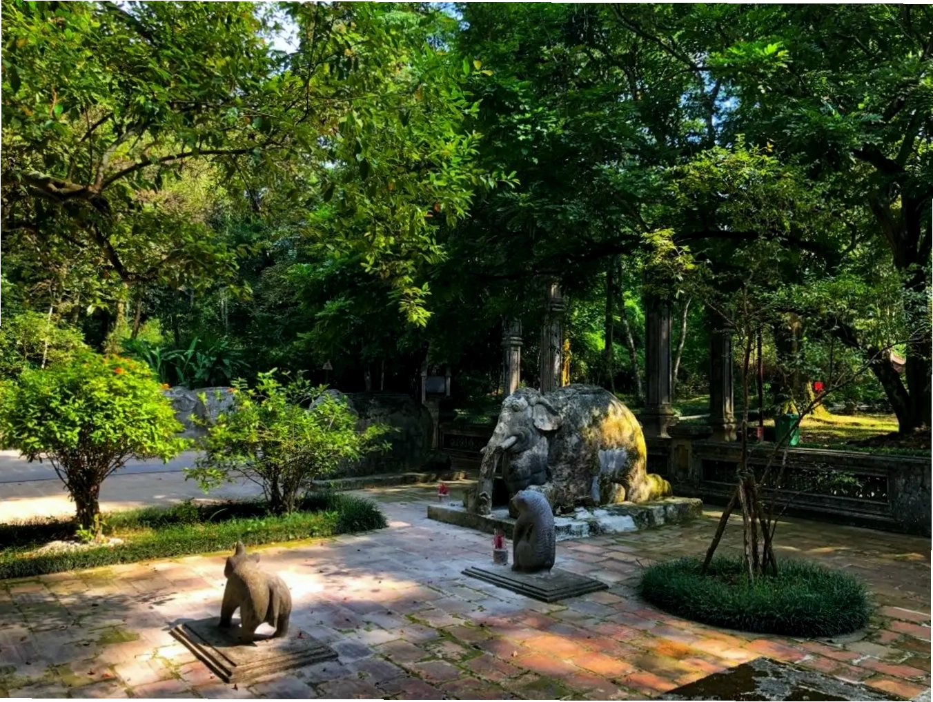 Sân rồng uy nghiêm tại khu di tích lịch sử Lam Kinh