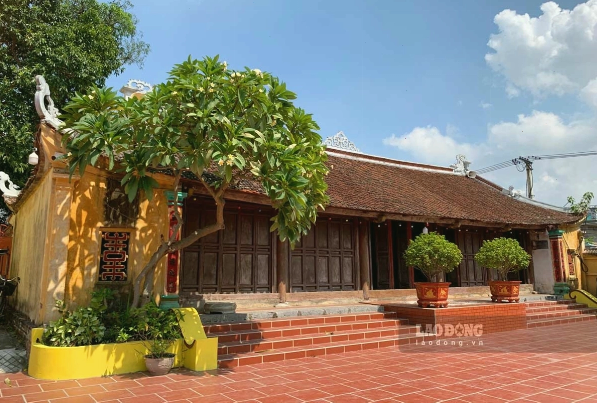 Tiền đường đình Vân Chàng với những nét chạm khắc tinh xảo