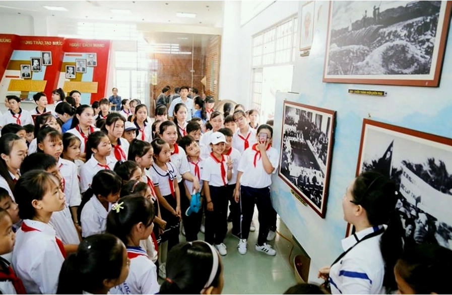 Toàn cảnh khu di tích Đồng Khởi Bến Tre với nhiều công trình kiến trúc ý nghĩa
