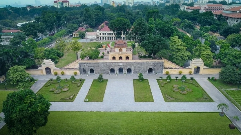Toàn cảnh khu di tích trung tâm Hoàng Thành Thăng Long với quy mô rộng lớn