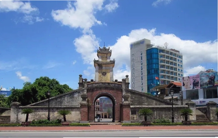 Toàn cảnh Quảng Bình Quan nhìn từ xa
