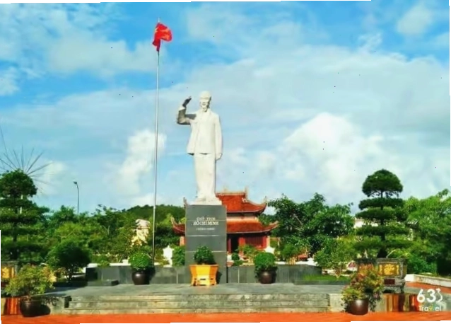 Tượng đài Chủ tịch Hồ Chí Minh trên đảo Cô Tô