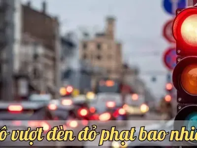 Ô tô vượt đèn đỏ phạt bao nhiêu? Quy định mới nhất năm nay