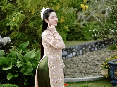 Chu Thanh Huyền khoe nhan sắc rạng rỡ trong loạt ảnh mới