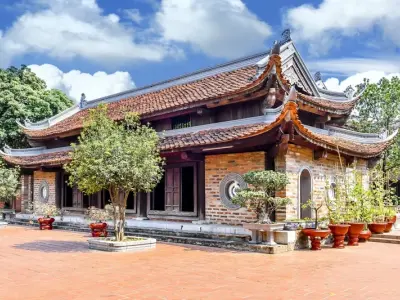 Khám phá vẻ đẹp cổ kính và lịch sử của Chùa Kim Liên