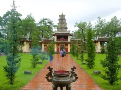 Khám phá lịch sử và vẻ đẹp tâm linh Chùa Thiên Mụ Huế