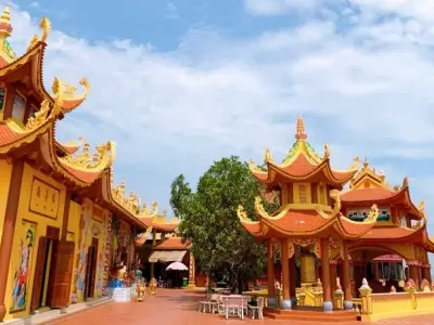 Khám phá lịch sử và nét đẹp tâm linh của Đền Bà Đế