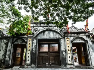 Những điều cần biết khi đến thăm Đền Nghè linh thiêng