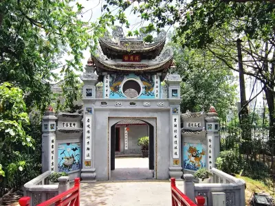 Khám phá vẻ đẹp linh thiêng và lịch sử Đền Ngọc Sơn