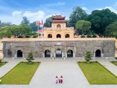 Khám phá vẻ đẹp cổ kính của Hoàng thành Thăng Long