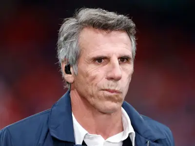 Bí ẩn đôi chân ma thuật của Gianfranco Zola và cú lừa lịch sử của bóng đá nghệ thuật