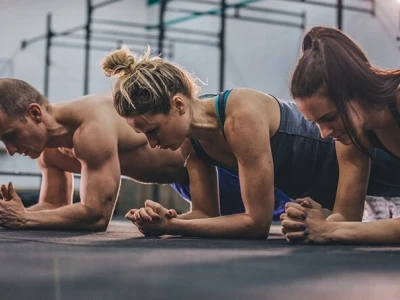 Plank 1 phút đốt bao nhiêu calo? Phân tích chi tiết và lợi ích