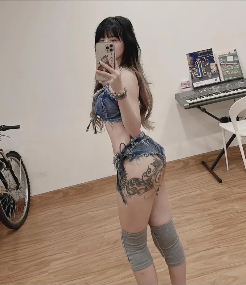 Ảnh sex Linh Miu 03