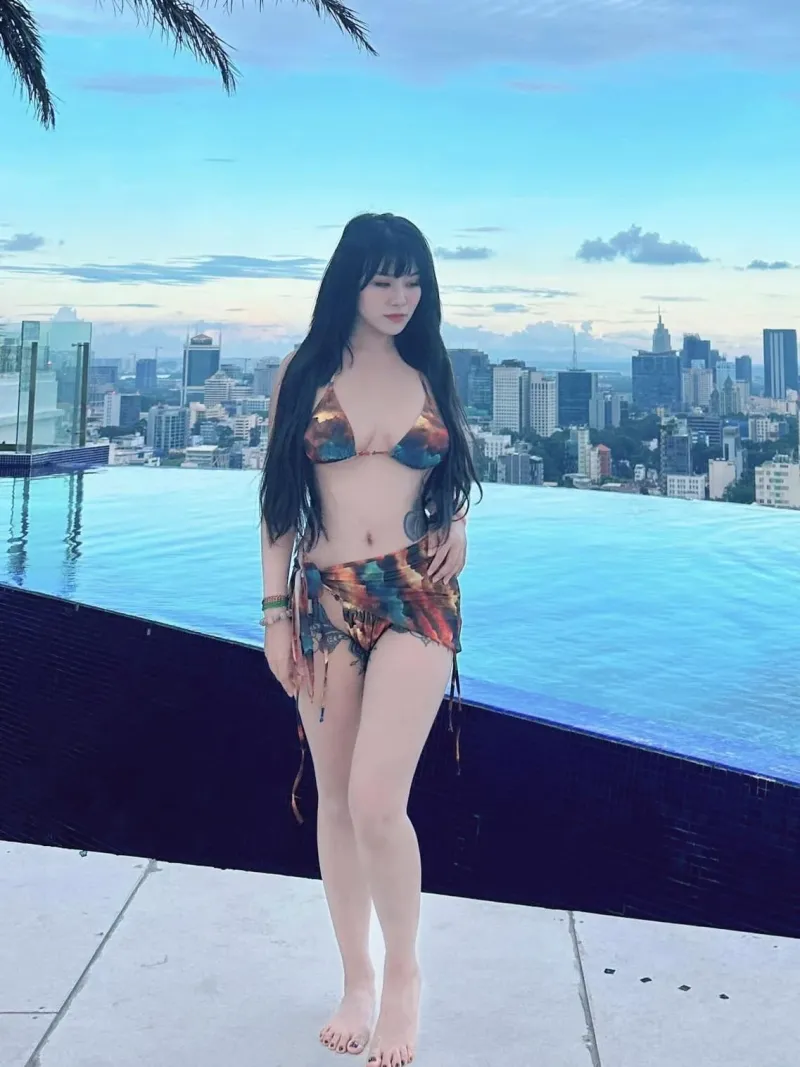 Ảnh sex Linh Miu 04